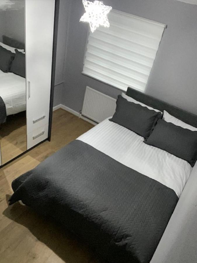 Ideal Abode Greenfields Villa Честър Екстериор снимка